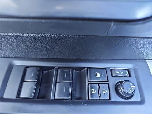 Used 2023 Toyota Tundra Platinum image 31