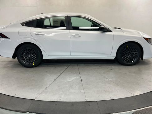 New 2026 Nissan Sentra SV FWD image 6