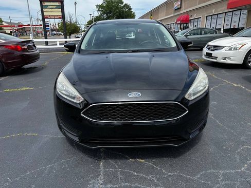 Used 2017 Ford Focus SE FWD image 2