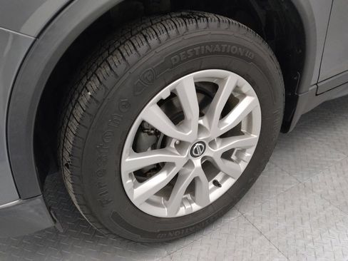 Used 2019 Nissan Rogue SV image 31