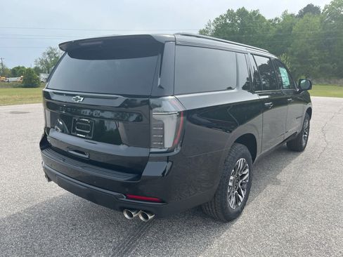 New 2026 Chevrolet Suburban Z71 image 5