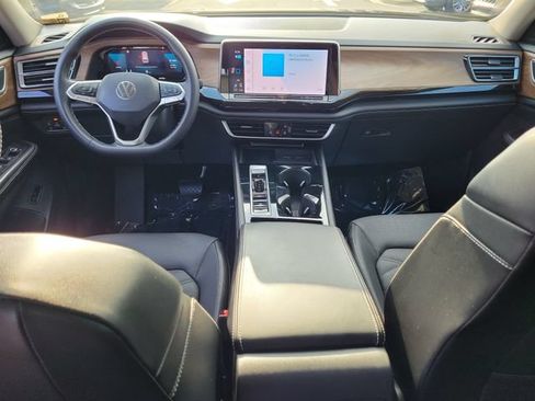 Certified 2024 Volkswagen Atlas SE FWD image 14