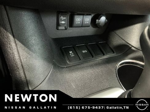 Used 2017 Toyota Highlander Limited FWD image 32