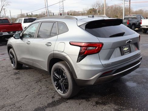 New 2026 Chevrolet Trax ACTIV FWD image 3