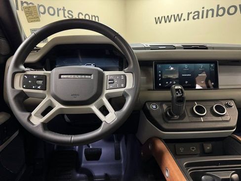 Used 2024 Land Rover Defender 110 X-Dynamic SE image 9