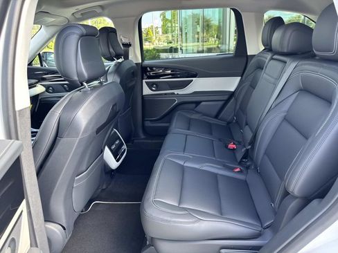 New 2025 Lincoln Nautilus Premier w/ Equipment Group 102A image 15