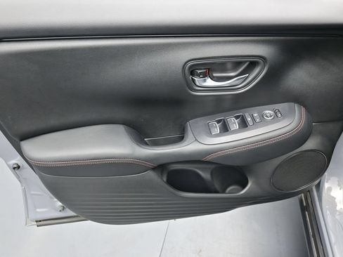Used 2025 Honda HR-V Sport image 18