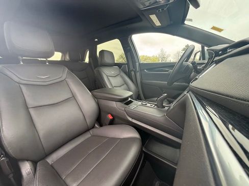 Certified 2025 Cadillac XT5 Premium Luxury AWD/4WD image 32
