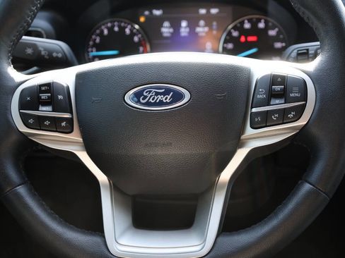 Used 2023 Ford Explorer XLT w/ Equipment Group 202A image 17