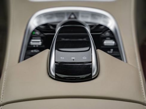 Used 2018 Mercedes-Benz S 560 4MATIC Sedan image 27