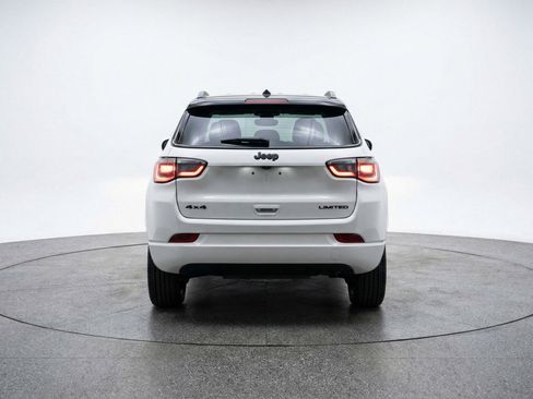 Used 2025 Jeep Compass Limited image 7