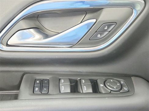 Used 2022 GMC Yukon XL SLT image 33