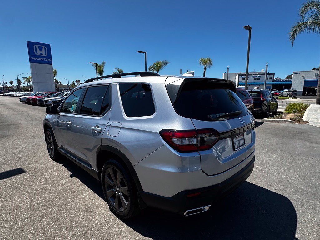 Certified 2024 Honda Pilot Sport image 6