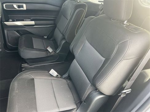 Used 2022 Ford Explorer XLT image 27