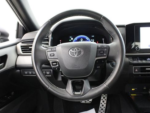Used 2025 Toyota Camry SE FWD image 21