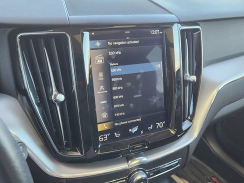 Used 2019 Volvo XC60 T6 Momentum w/ Advanced Package image 8