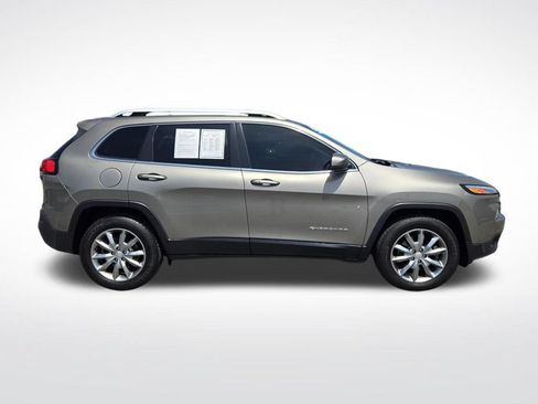 Used 2018 Jeep Cherokee Limited AWD/4WD image 2