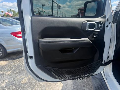 Used 2020 Jeep Wrangler Unlimited Sahara AWD/4WD image 10
