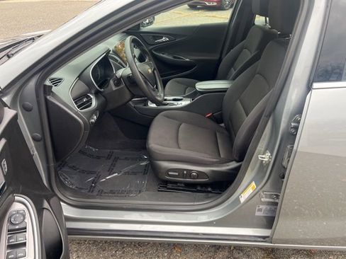Used 2023 Chevrolet Malibu LT image 24