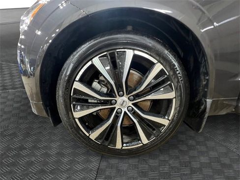 Used 2025 Volvo XC60 B5 Ultra image 14