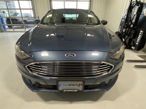 Used 2018 Ford Fusion SE w/ Fusion SE Technology Package image 6