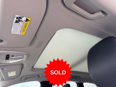 Certified 2025 Volvo XC60 B5 Core AWD/4WD image 30