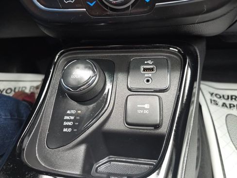 Used 2018 Jeep Compass Latitude w/ Popular Equipment Group AWD/4WD image 24