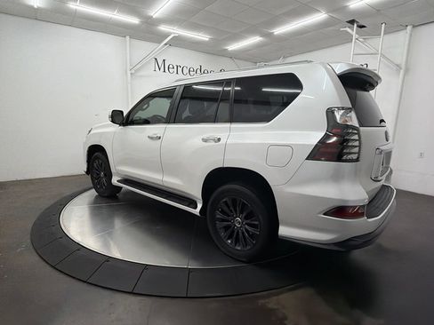 Used 2023 Lexus GX 460 Premium w/ Accessory Package AWD/4WD image 5
