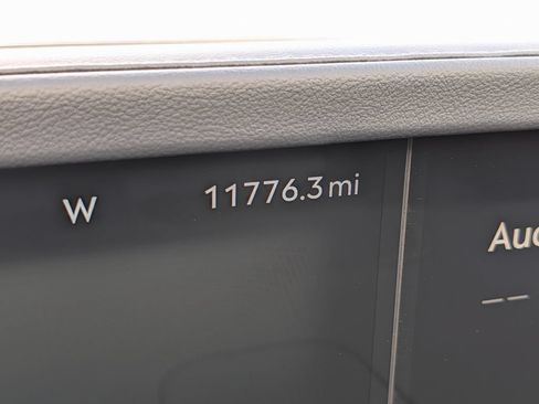 Used 2024 Lincoln Nautilus Premier w/ Equipment Group 102A AWD/4WD image 20