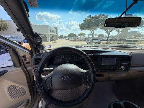Used 2005 Ford Excursion Limited AWD/4WD image 2