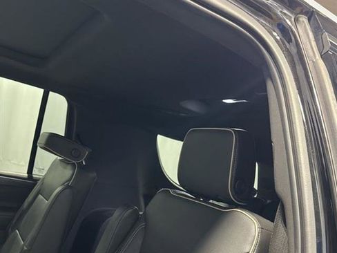 Certified 2021 GMC Yukon XL SLT w/ SLT Premium Package image 11