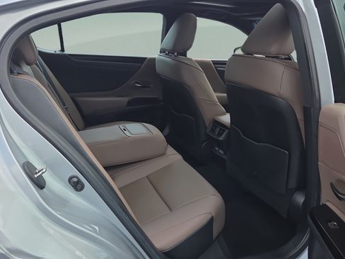 Used 2023 Lexus ES 350 w/ Premium Package FWD image 15
