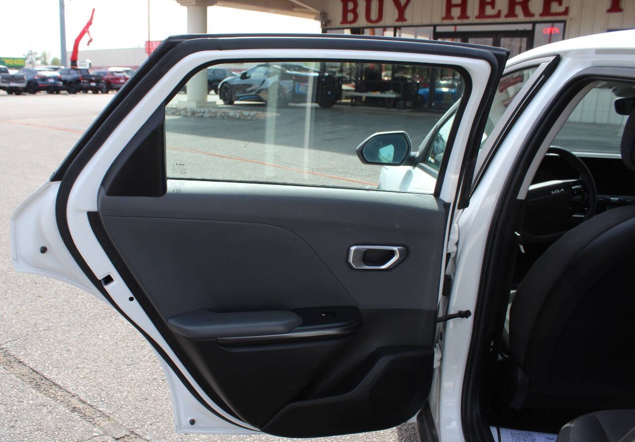 Used 2025 Kia K4 FWD image 14