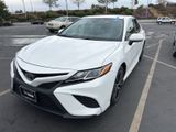 Used 2018 Toyota Camry SE image 2