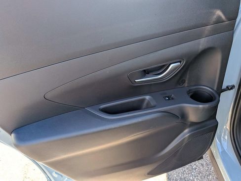 Used 2025 Hyundai Santa Cruz SE image 9