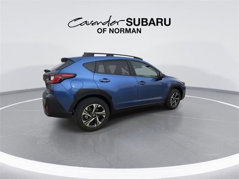 Used 2025 Subaru Crosstrek 2.0i Premium image 3