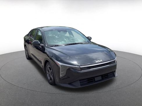 Used 2025 Kia K4 FWD image 2