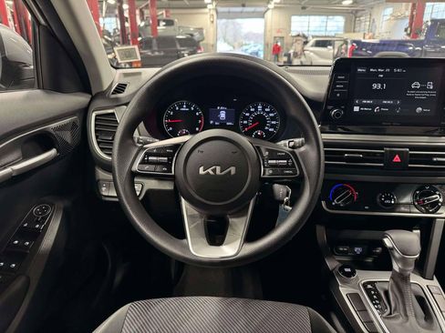 Used 2023 Kia Seltos LX image 18