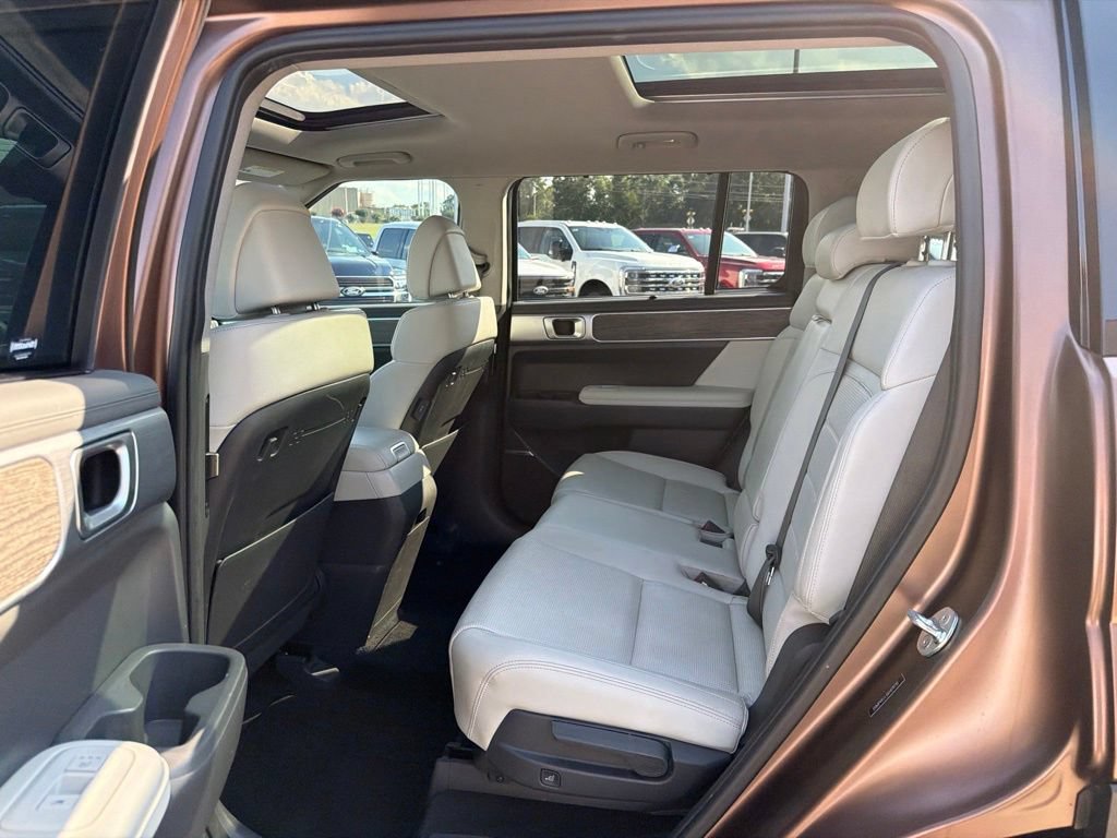 Used 2024 Hyundai Santa Fe Limited FWD image 14