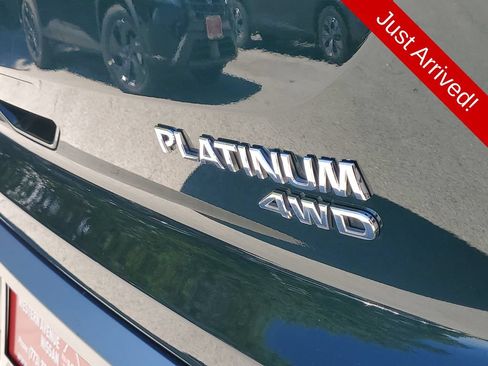 Used 2023 Nissan Pathfinder Platinum AWD/4WD image 6