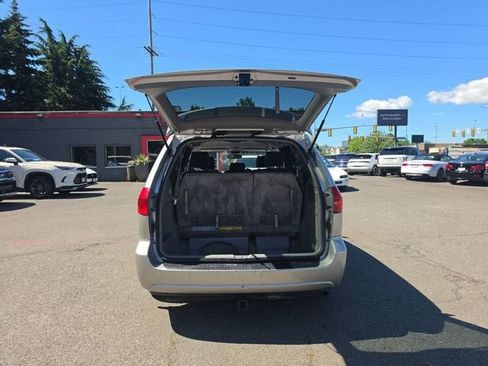 Used 2006 Toyota Sienna CE FWD image 11