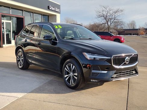 Used 2023 Volvo XC60 B5 Core image 15