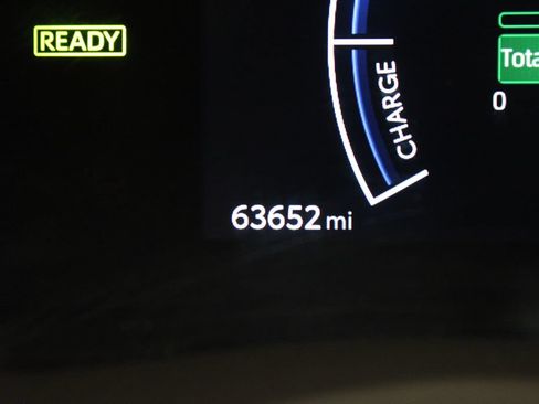 Used 2025 Toyota Camry LE FWD image 11