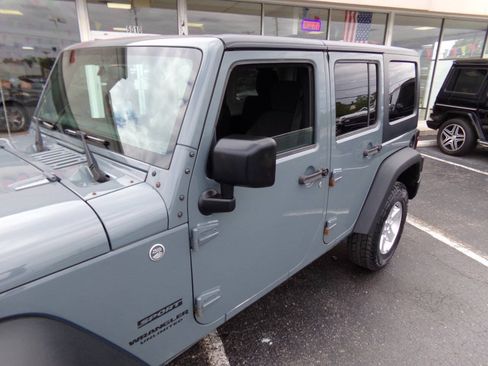 Used 2015 Jeep Wrangler Unlimited Sport w/ Quick Order Package 24S AWD/4WD image 44