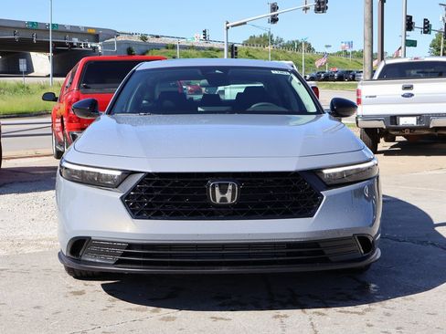 New 2025 Honda Accord SE image 2
