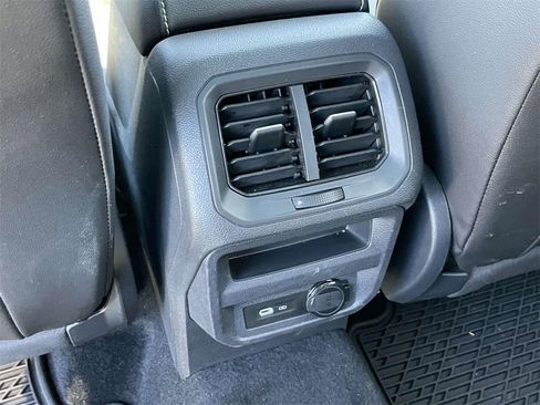 Certified 2022 Volkswagen Tiguan SE image 15