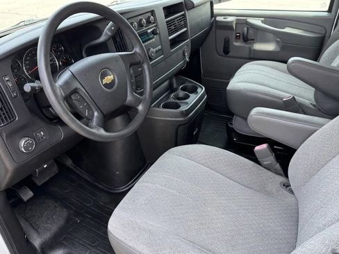 Used 2013 Chevrolet Express 2500 RWD image 23