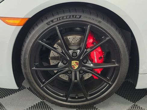 Certified 2025 Porsche 718 Boxster S RWD image 29