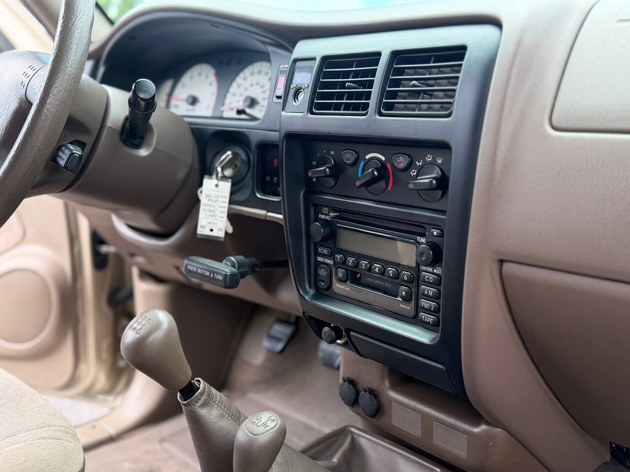 Used 2004 Toyota Tacoma 4x4 Xtracab image 34
