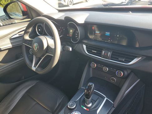Used 2019 Alfa Romeo Stelvio AWD image 8